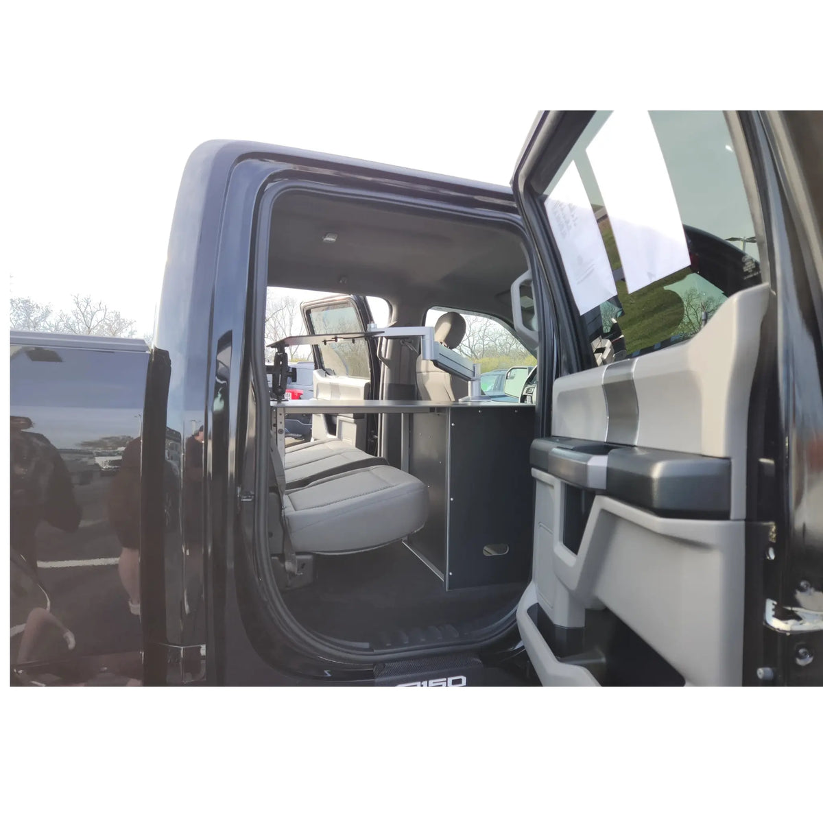 CrewGo Backseat Vehicle Desk - Gonomix
